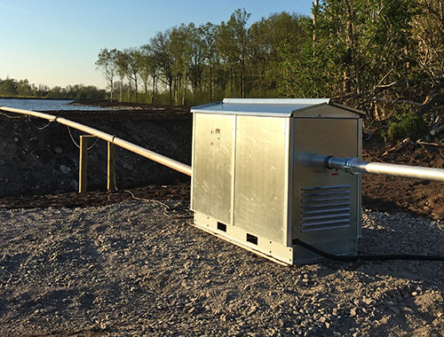 Bevattningspump i metallskåp lantbruk